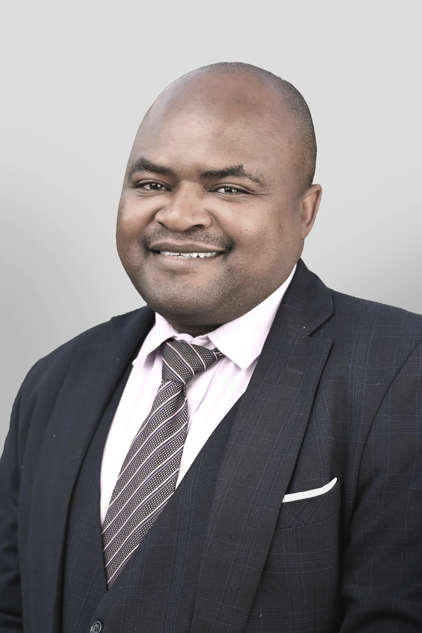 Lloyd T Mawire